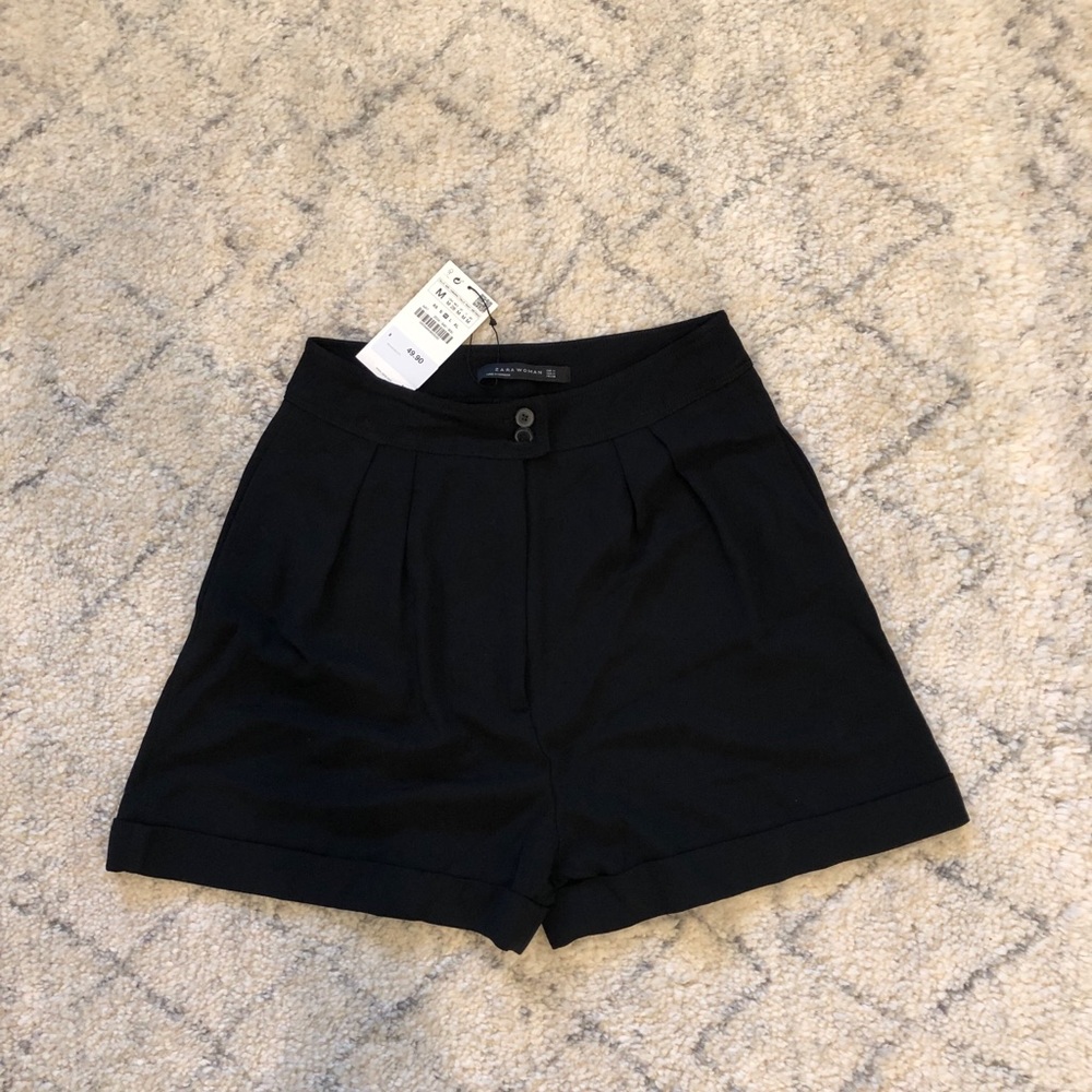 NWT dressy black Zara pleated shorts